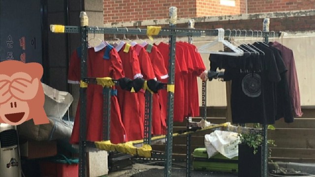 Kostum GOT7 di tempat laundry. (Foto: Dok. theqoo.net)
