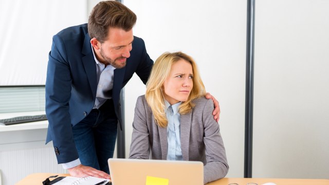 Pelecehan seksual di kantor (ilustrasi) (Foto: Shutter Stock)