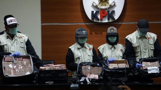 Barang Bukti OTT KPK Jambi (Foto: Puti Cinintya/kumparan)