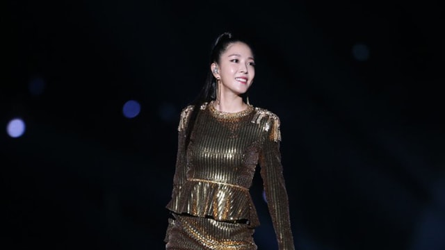 BoA dalam panggung MAMA 2017 (Foto: Twitter @MnetMAMA)