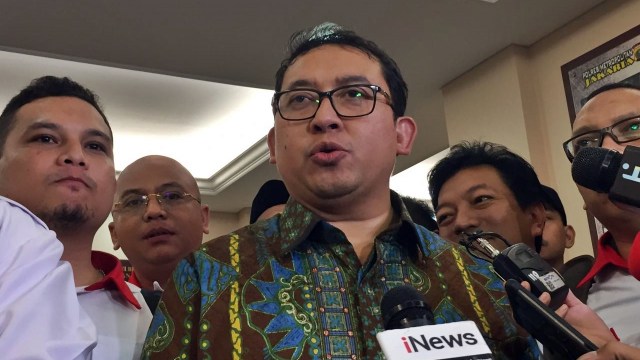 Fadli Zon usai jenguk Ahmad Dhani (Foto: Soejono Saragih/kumparan)