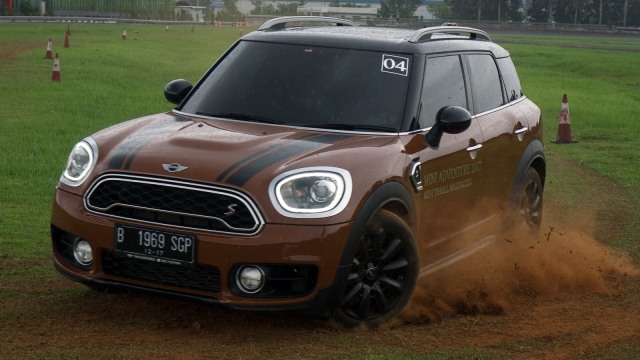Menjajal Medan Semi Off-road (Foto: Gesit Prayogi/kumparan)