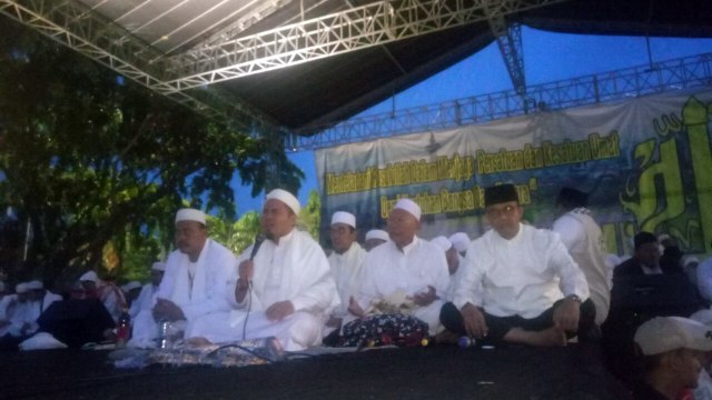 Anies hadiri aksi reuni 212 di Monas (Foto: Adhim Mugni/kumparan)