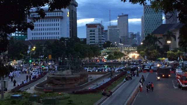 Suasana di sekitar Patung Arjuna Wijaya Monas (Foto: Fachrul Irwinsyah/kumparan)