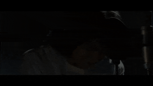 Vino G Bastian sebagai Chrisye (Foto: YouTube  MNCP Movie)