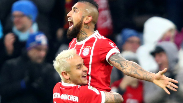 Ekspresi Vidal usai cetak gol (Foto: REUTERS/Michael Dalder)