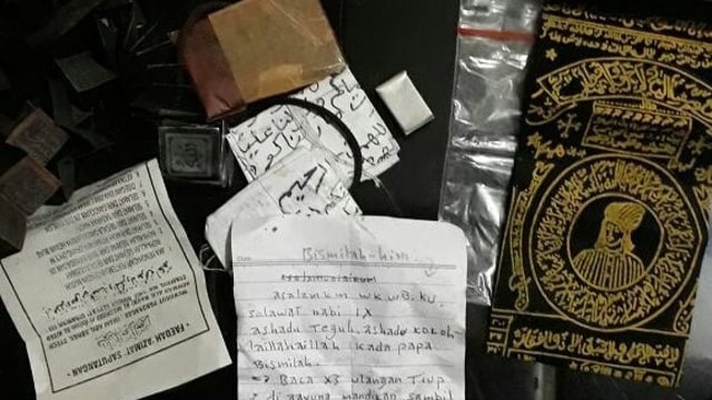 Ilustrasi Jimat (Foto: Maulana Ramadhan)