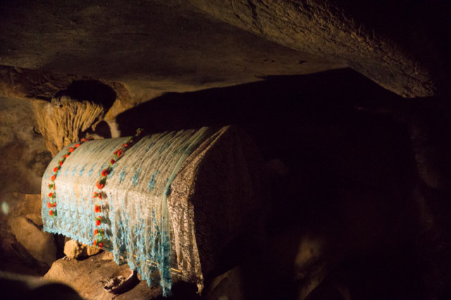 Wisata Kubur Batu di Tana Toraja: Lemo dan Londa (14)