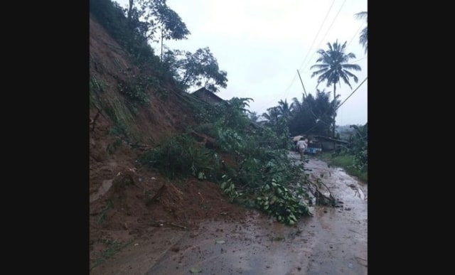 4 Jembatan Gantung Terputus, Akses Desa Arjosari-Pacitan Terhambat