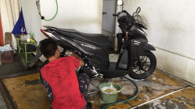 Perawatan sepeda motor (Foto: Aditya Pratama Niagara/kumparan)