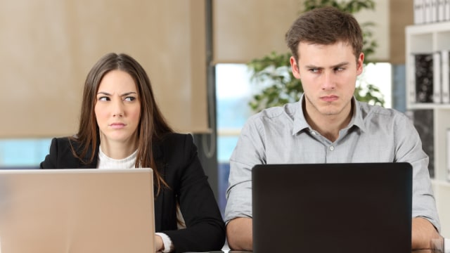 Rekan kerja menyebalkan (Foto: Thinstock)