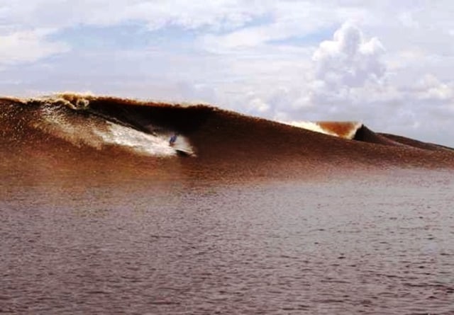 Wisata Ekstrim Riau Paling Disukai Pemain Surfing Dunia (1)