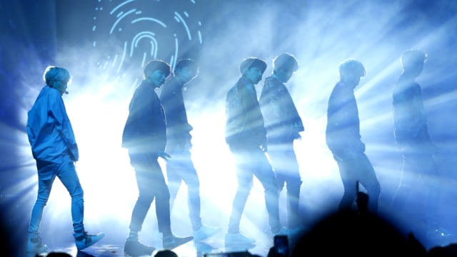 BTS di American Music Awards 2017 (Foto: REUTERS/Mario Anzuoni)