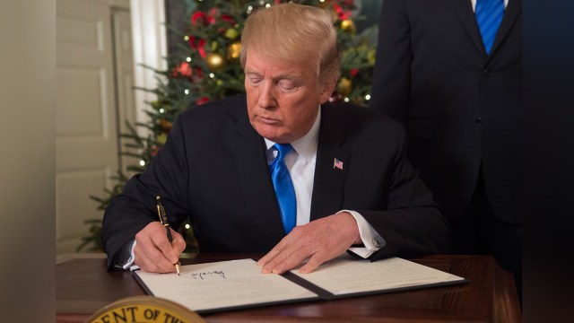 Donald Trump akui Yerusalem ibu kota Israel. (Foto: AFP/Saul Loeb)