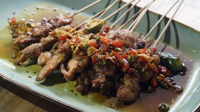 Makanan di restoran Daun Muda Soulfood (Foto: Iqbal Firdaus/kumparan)