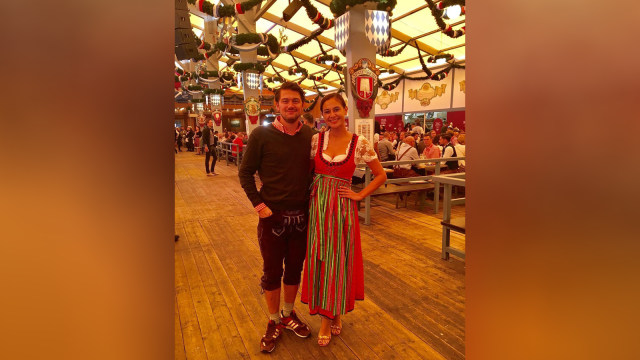 Marissa Nasution dan Benedict, suaminya. (Foto: Instagram/@sunnysideuptravels)