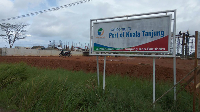 Akses ke proyek Pelabuhan Kuala Tanjung (Foto: Wendiyanto Saputro/kumparan)