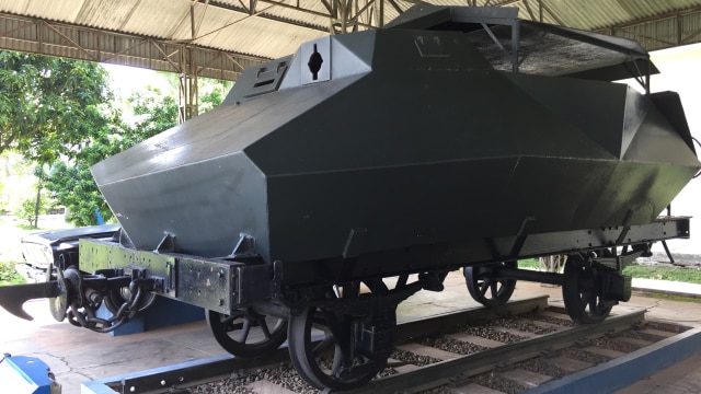 Alutsista TNI di Museum Satria Mandala (Foto: Andreas Ricky Febrian/kumparan)