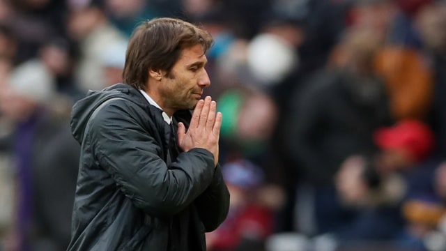 Antonio Conte sudah menyerah. (Foto: Reuters/David Klein)