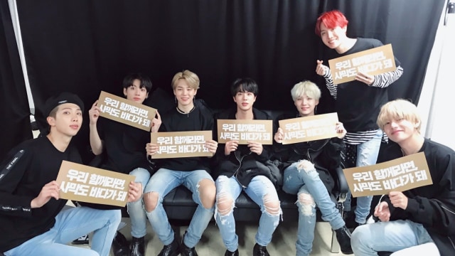BTS dalam 'The Wings Tour The Final' (Foto: Twitter/@bts_bighit)