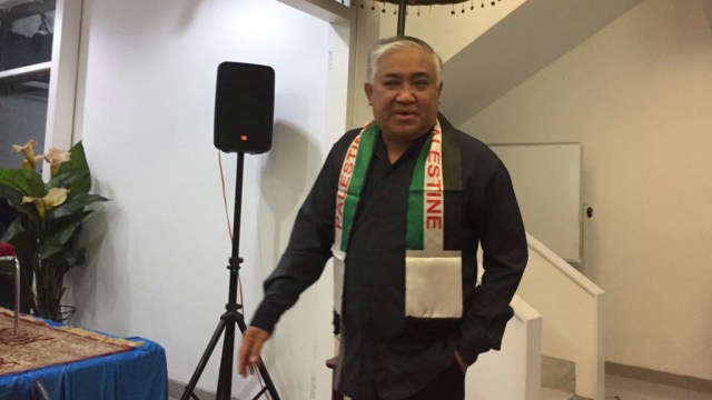 Din Syamsudin memakai syal Palestina (Foto: Moh. Fajri/kumparan)