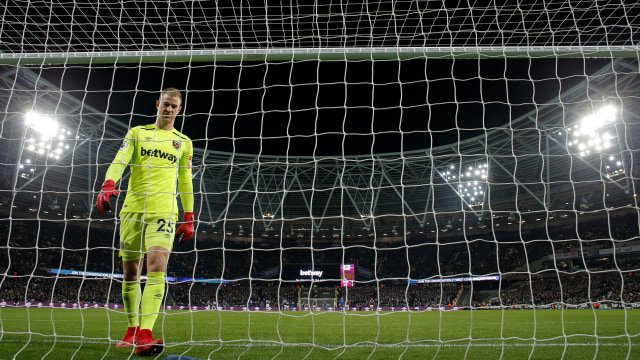 Nelangsa Joe Hart di West Ham. (Foto: Reuters/Andrew Couldridge)