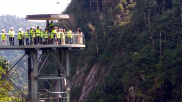 Menara pandang PLTA Tangga (Foto: Wendy Saputro/kumparan)