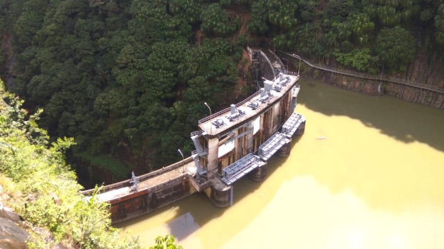 Pintu air PLTA Tangga  (Foto: Wendy Saputro/kumparan)