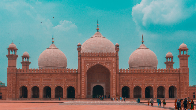 Bangunan di Pakistan. (Foto: Unsplash/Hussain Ibrahim)