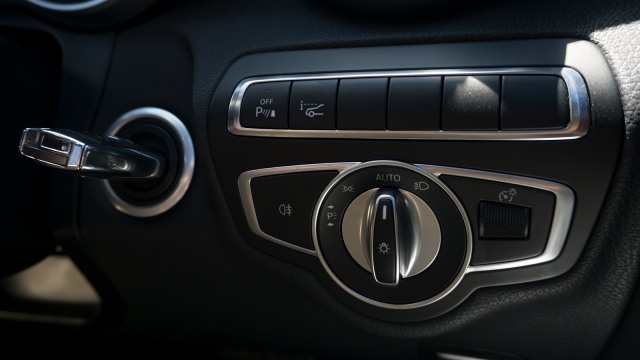 Mercedes-Benz C300 AMG Line (Foto: Gesit Prayogi/kumparan)