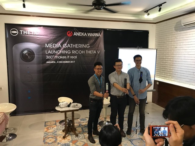 Kamera 360° RICOH THETA V Resmi dijual di Indonesia, Apa Saja Keunggulannya?