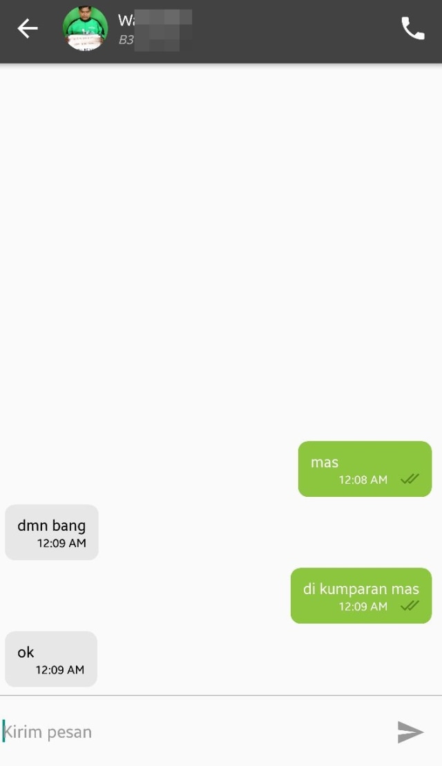 Fitur chat di aplikasi GoJek (Foto: Sayid Muhammaf Mulki/kumparan)