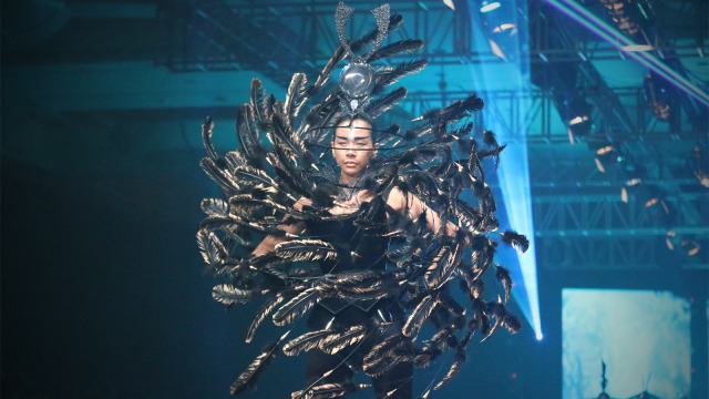 Fashion show EQUILIBRIUM Rinaldy Yunardi (Foto: Garin Gustavian Irawan/kumparan)