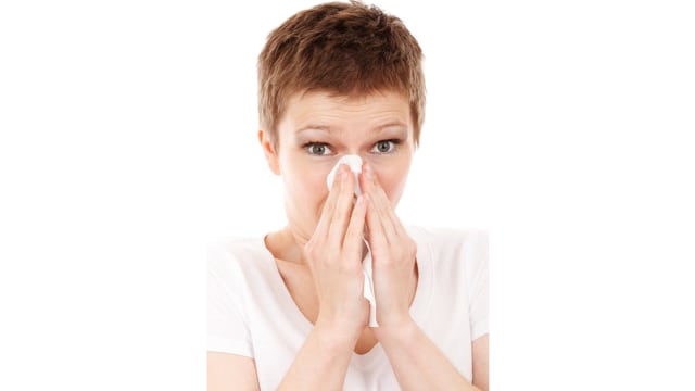 Kedinginan. (Foto: Pexels)