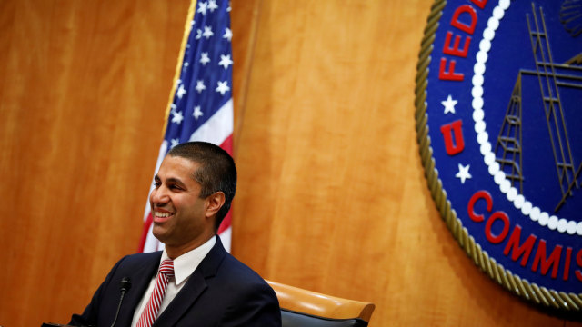 Ajit Pai, Kepala Komisi Komunikasi Federal AS. (Foto: Aaron P. Bernstein/Reuters)