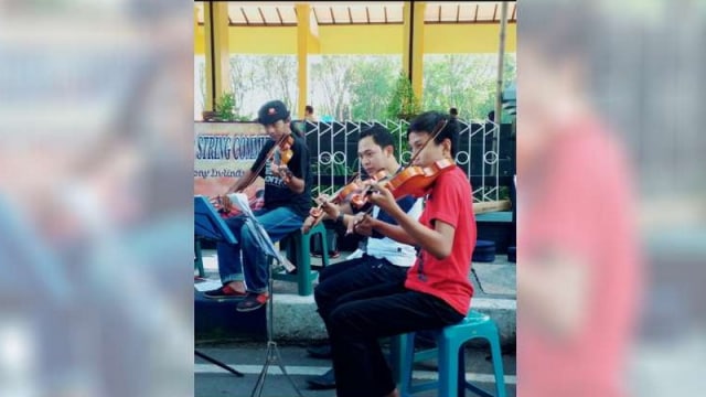 Bermain Biola Bagian dari Hidup Akip