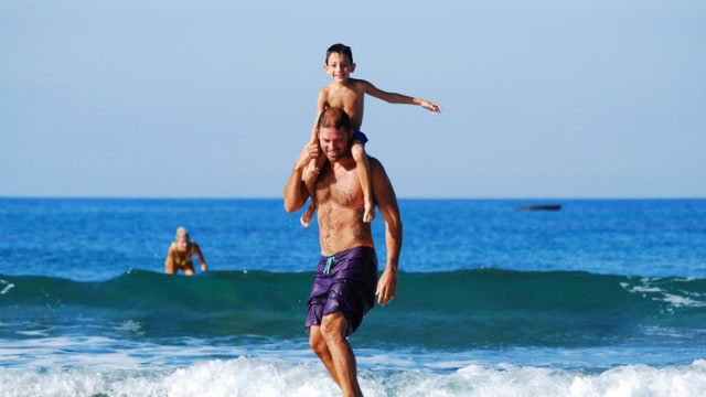 Ayah dan anak (Foto: Unsplash)