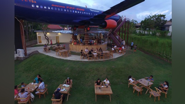Keramas Aero Park, resto di dalam pesawat (Foto: www.baliaeropark.com)