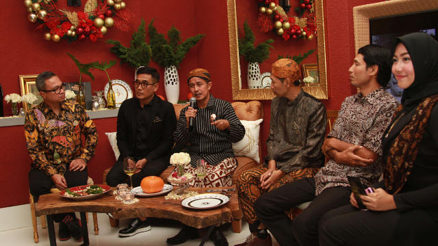 Peluncuran buku sang raja (Foto: Munady Widjaja)