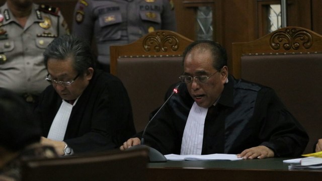 Penasihat hukum Setya Novanto (Foto: Puti Cinintya Arie Safitri/kumparan)