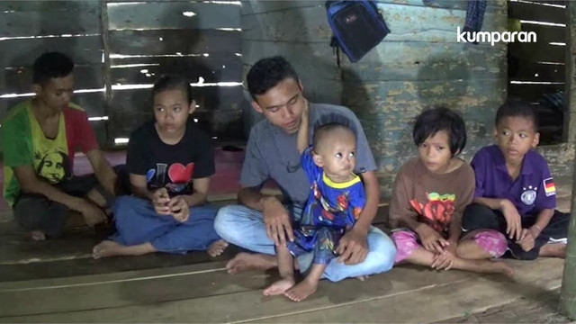 Izhak dan adik-adiknya. (Foto: kumparan)