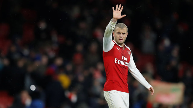 Salam Jack Wilshere usai pertandingan. (Foto: REUTERS/Eddie Keogh )