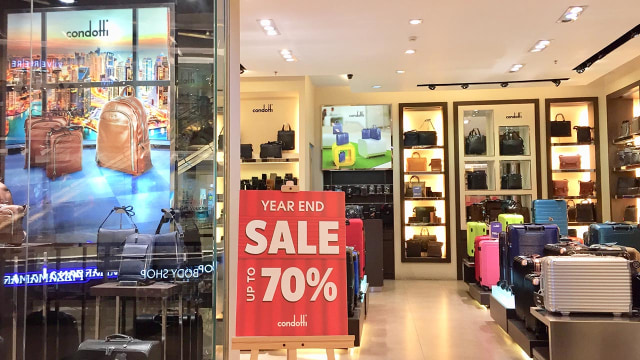 Diskon akhir tahun Lippo Mall Kemang (Foto: Adisty Putri/kumparan)