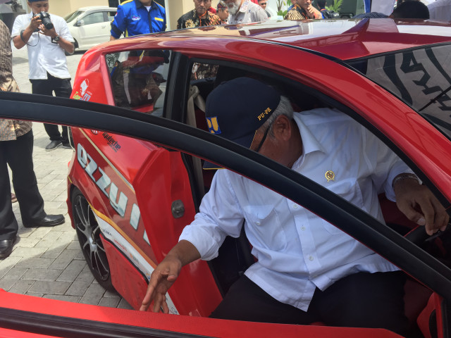 Catatan Peresmian Tol SUMO Jokowi Seorang Presiden Penuh Keberanian Saat Naik Ezzy ITS