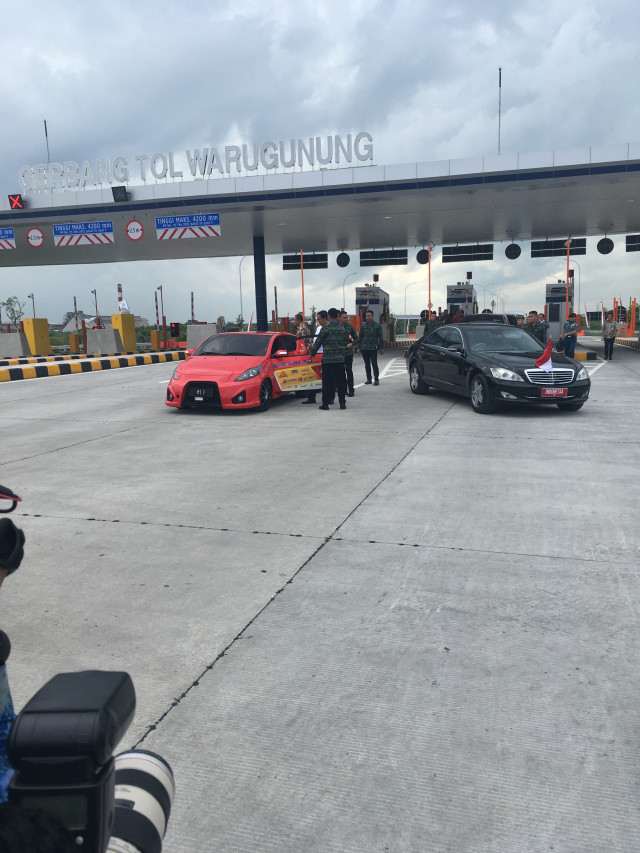 Catatan Peresmian Tol SUMO Jokowi Seorang Presiden Penuh Keberanian Saat Naik Ezzy ITS (2)