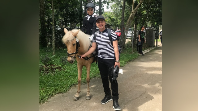 Irfan hakim dan anaknya (Foto: Instagram @irfanhakim75)