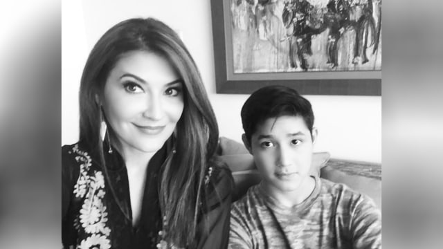 Teuku Rasya dengan Tamara Bleszynski (Foto: Instagram @tamarableszynskiofficial)