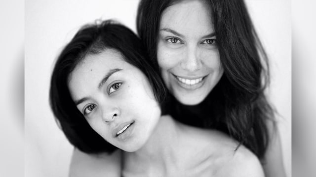 Eva Celia dengan Sophia Latjuba (Foto: Instagram @sophia_latjuba88)