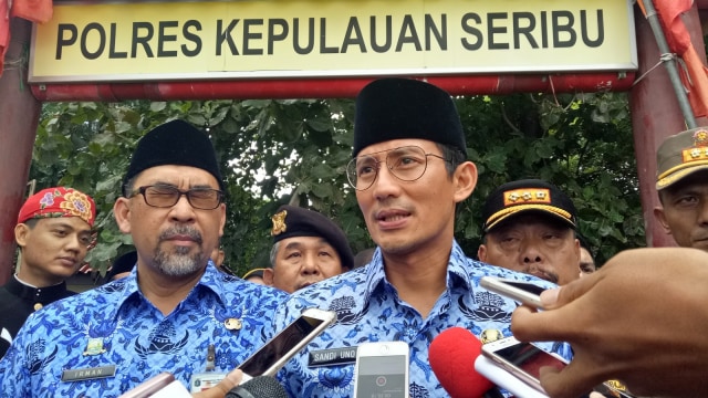 Sandiaga Uno bersama Bupati Kepulauan Seribu (Foto: Nabilla Fatiara/kumparan)