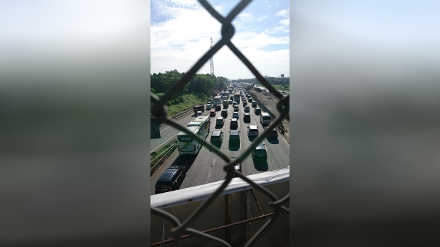 Tol Cikarang, selepas GT Utama (Foto: Dok. Bayu)
